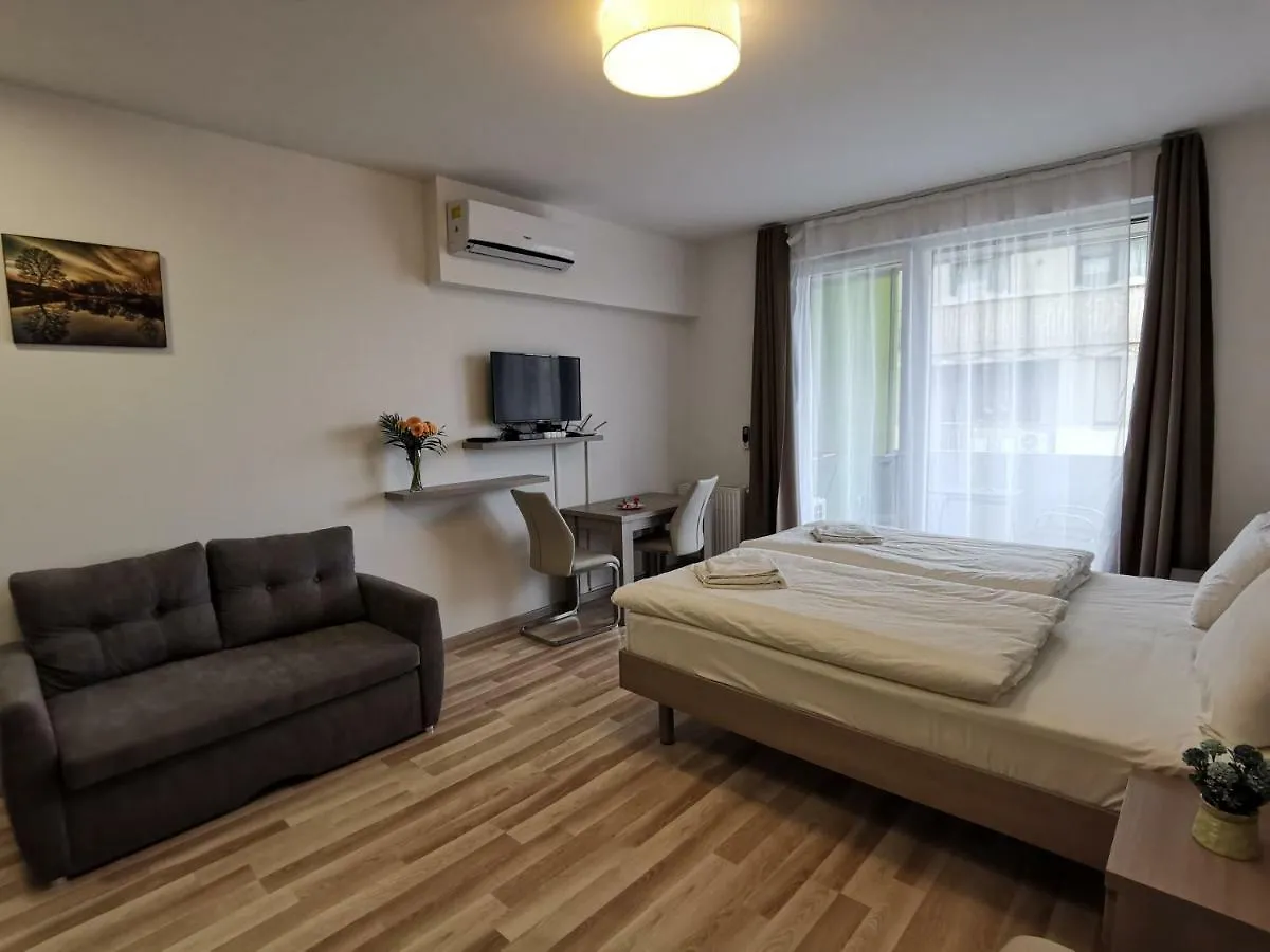 Апарт-отель Corvin Holiday Apartments Hotel Будапешт