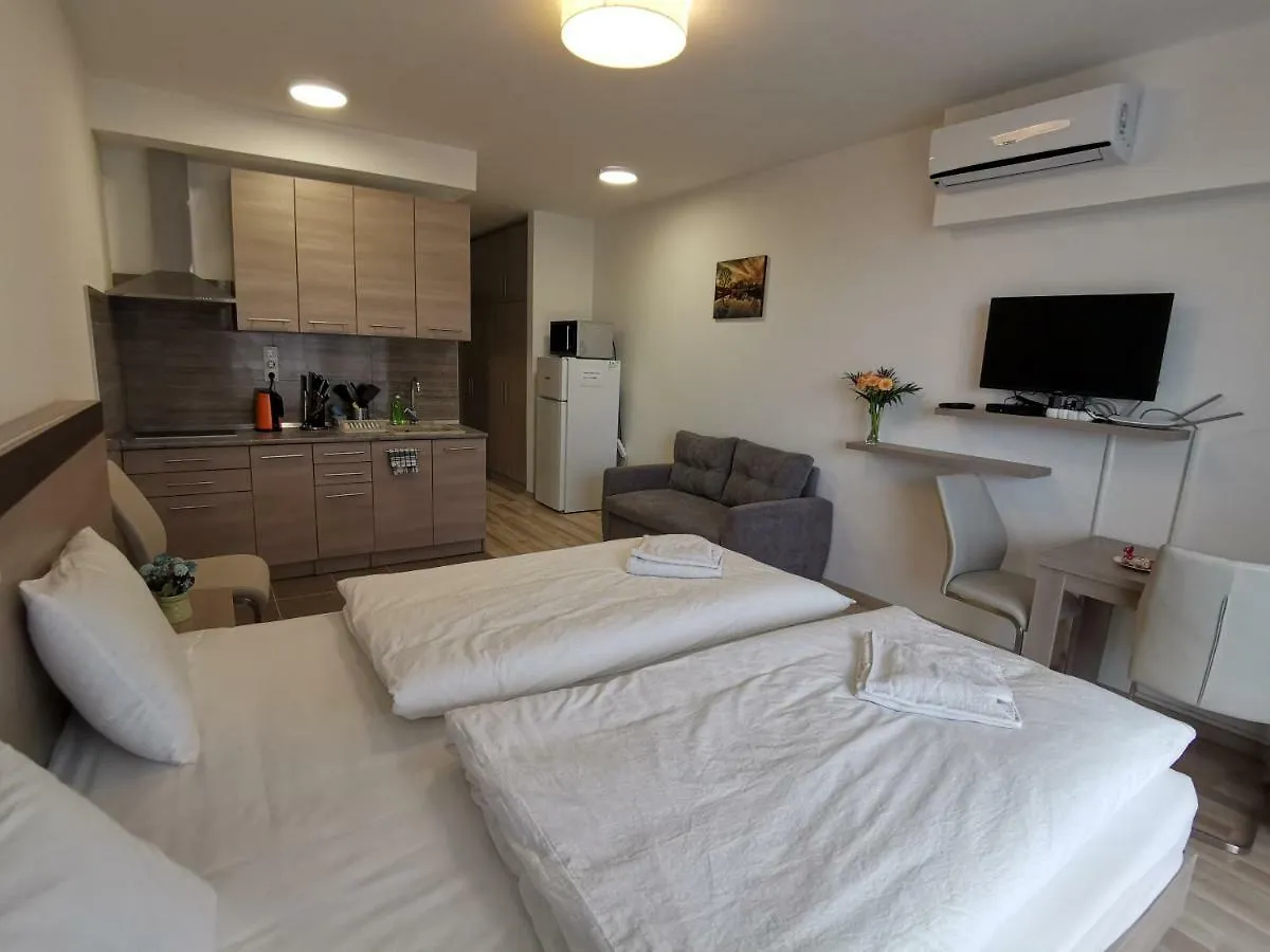 Апарт-отель Corvin Holiday Apartments Hotel Будапешт