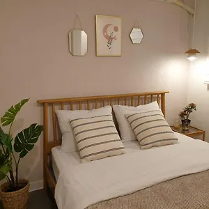 mamas-papas-hongdae-guesthouse.hotels-seoul.net/